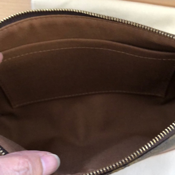 AUTHENTIC 🌸🌸 Pochette Accessory 🌸🌸 with Louis Vuitton Crossbody Strap - Picture 11 of 16